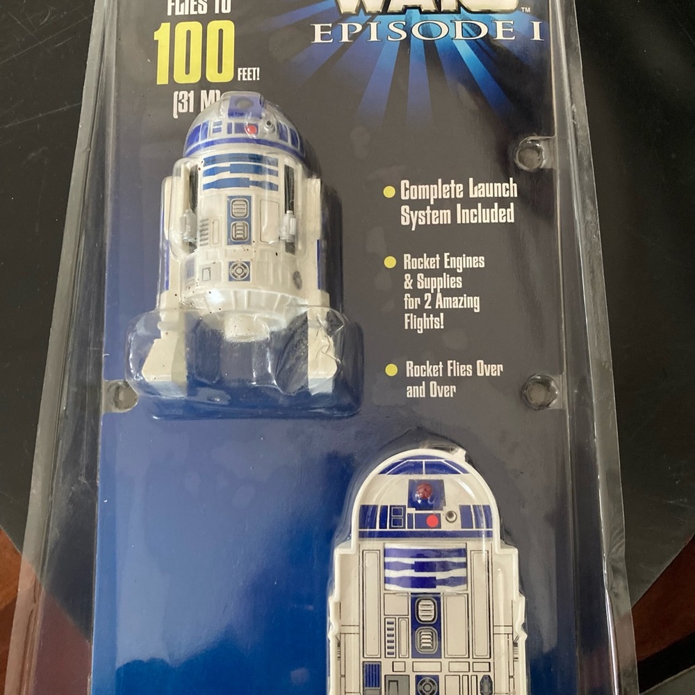 Star Wars R2-D2 Flying Model Rocket Starter set - Picture 5 of 5